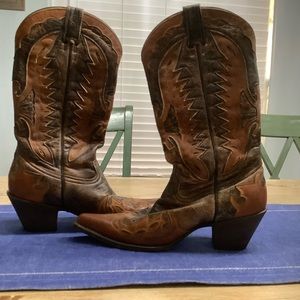 Stetson women’s boots, sz 9, excellent condition, hardly worn.